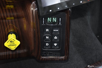 2014款福特F650 6.7L自动柴油