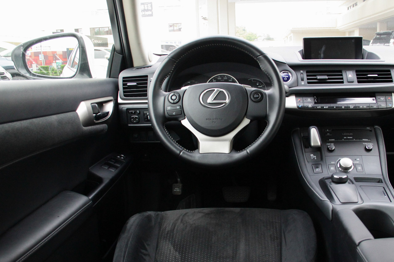 2014款雷克萨斯CT 1.8L自动200h舒适版双色