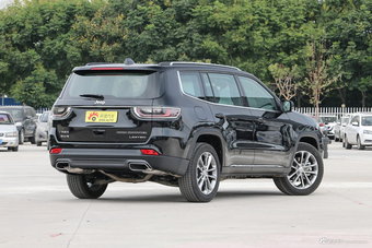 2018款大指挥官2.0T自动四驱臻享版