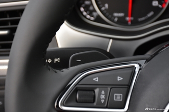 2018款奥迪A6L 3.0T自动30周年年型 45 TFSI quattro 运动型