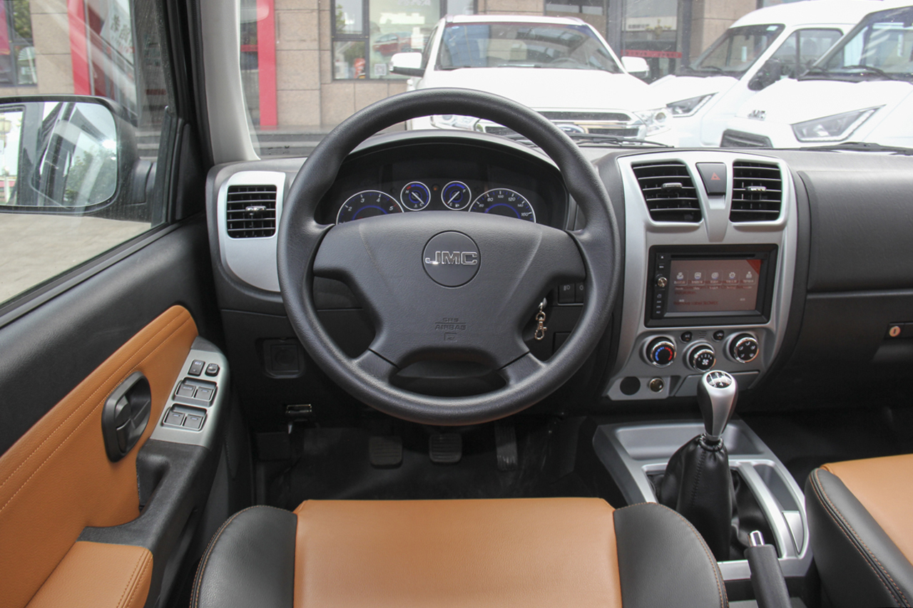 2018款宝典2.9T手动新超值柴油两驱舒适型加长货箱JX4D30B5L