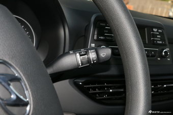 2018款悦动1.6L自动悦目版GL