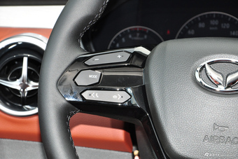 2016款北汽幻速S3L 1.5L手动尊享型