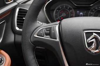 2017款宝骏560律动版1.5T手动乐享型