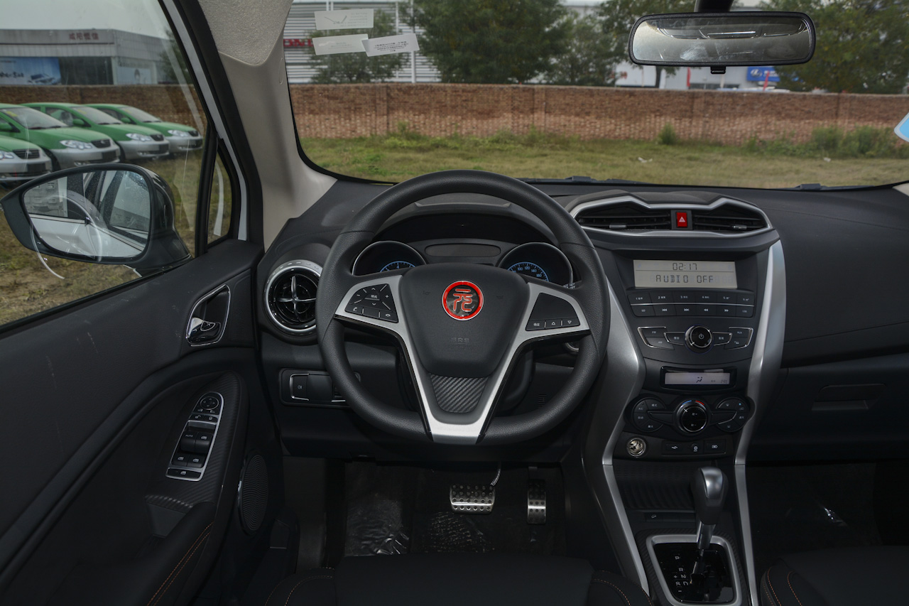 2017款比亚迪元1.5L手动酷炫时尚型