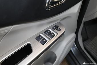 2016款风行S500 1.6L自动尊享型