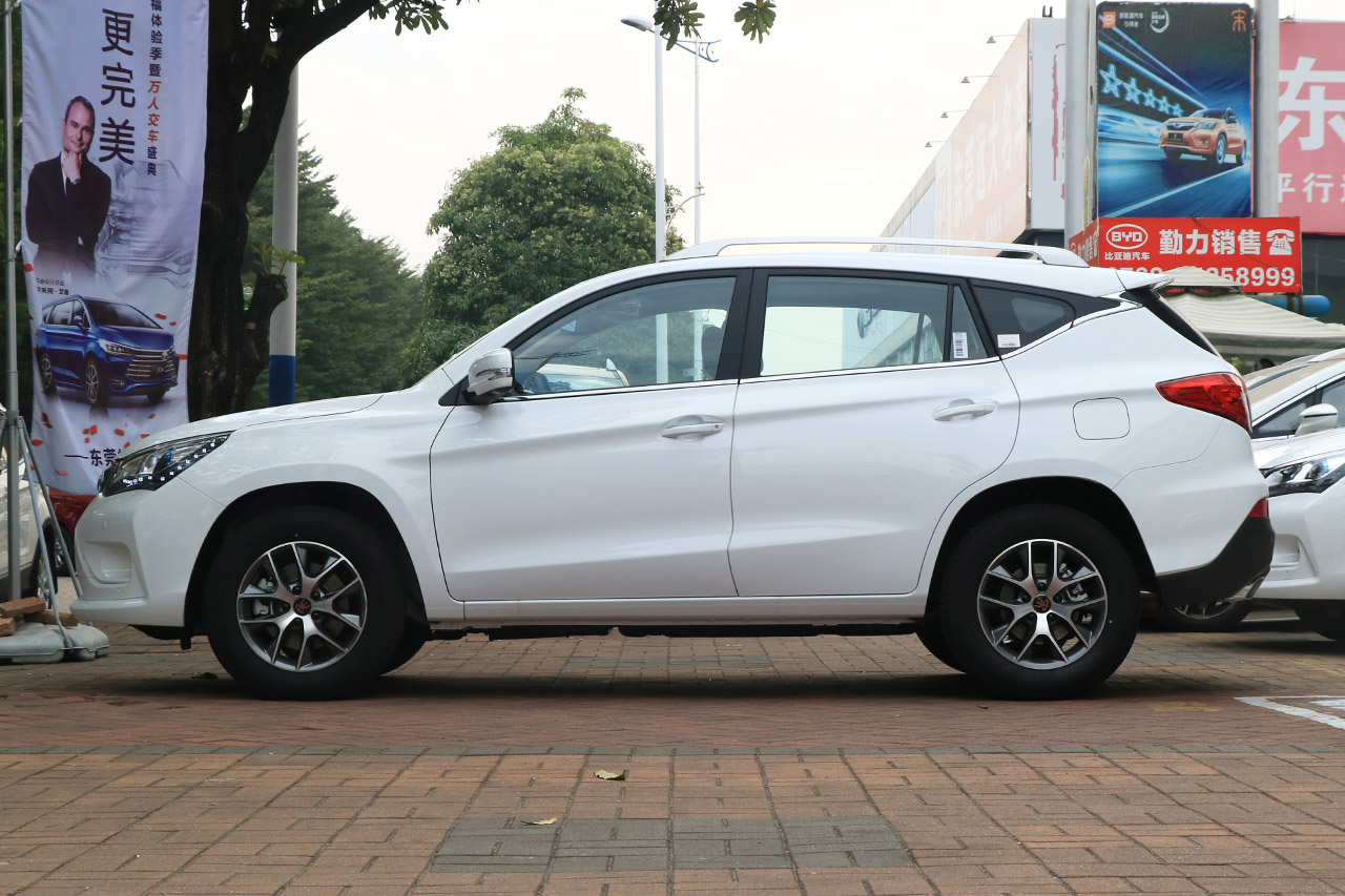 2017款比亚迪宋盖世升级版1.5TI手动精英型