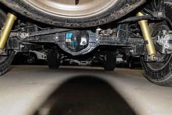 2016款萨瓦纳2.8T手动四驱柴油尊享版5座