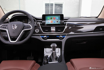 2017款宝骏560 1.5T DCT尊享型