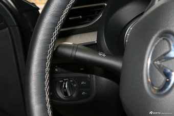 2018款英菲尼迪QX50 2.0T自动四驱豪华版