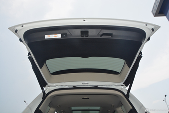 2017上汽大通D90 2.0T自动四驱北极星