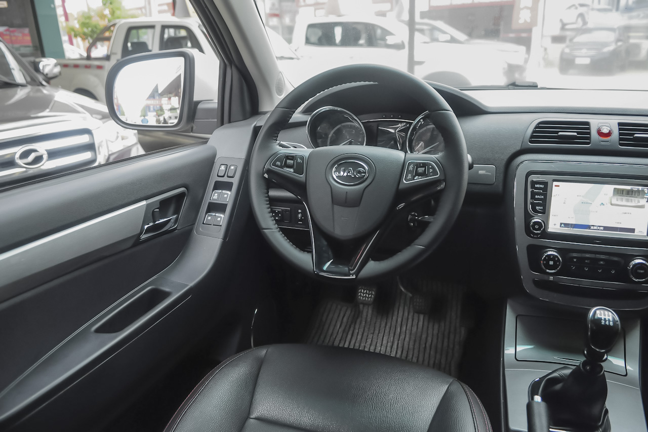 2015款帅铃T6 2.8T手动柴油旗舰型HFC4DA1-2C