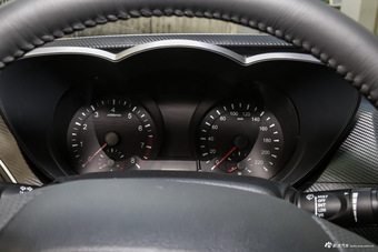 2017款海马福美来1.6L手动豪华型