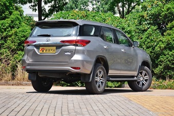 2017款Fortuner 4.0L自动 SR5 V6中东版