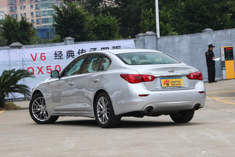 2016款英菲尼迪Q50L 2.0T自动豪华版 