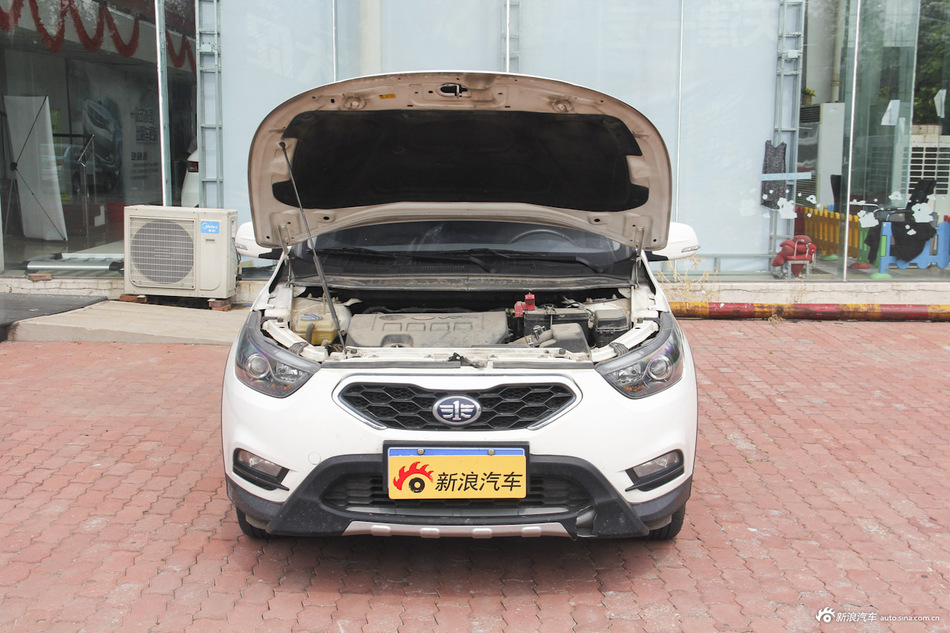 2015款骏派D60 1.8L自动尊贵型 白色