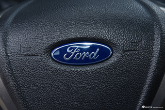 2015款福睿斯1.5L手动时尚型