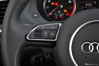 2017款奥迪Q3 1.4T自动30 TFSI时尚型