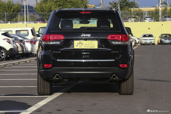 2017款大切诺基3.6L自动精英导航版