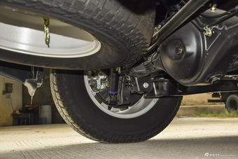 2016款驭胜S350 2.0T手动四驱汽油豪华天窗版7座