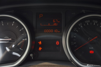 2017款雪铁龙C3-XR 1.6L自动时尚型