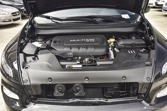 2016款自由光2.4L自动专业版 晶黑