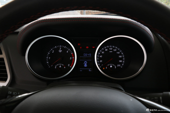 2017款黄海N3 2.5T手动四驱运动版JE4D25C