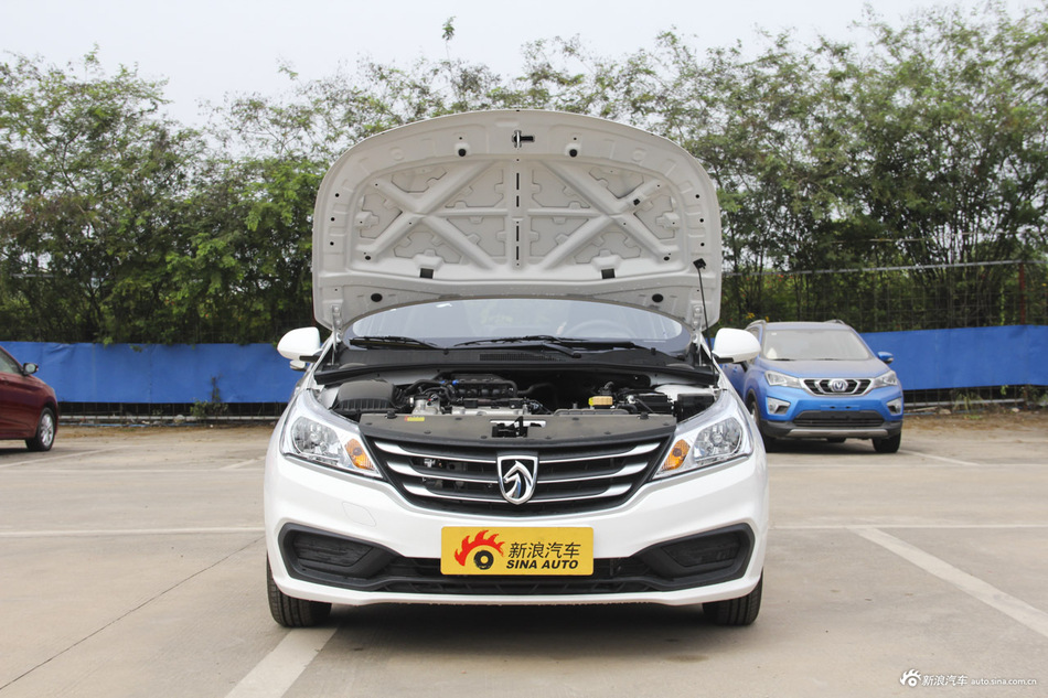 2016款宝骏310 1.2L手动舒适型