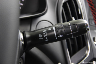 2016款艾瑞泽5 1.5L手动领潮版 俊逸白