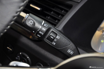 2016款众泰T600 2.0T自动尊贵型运动版