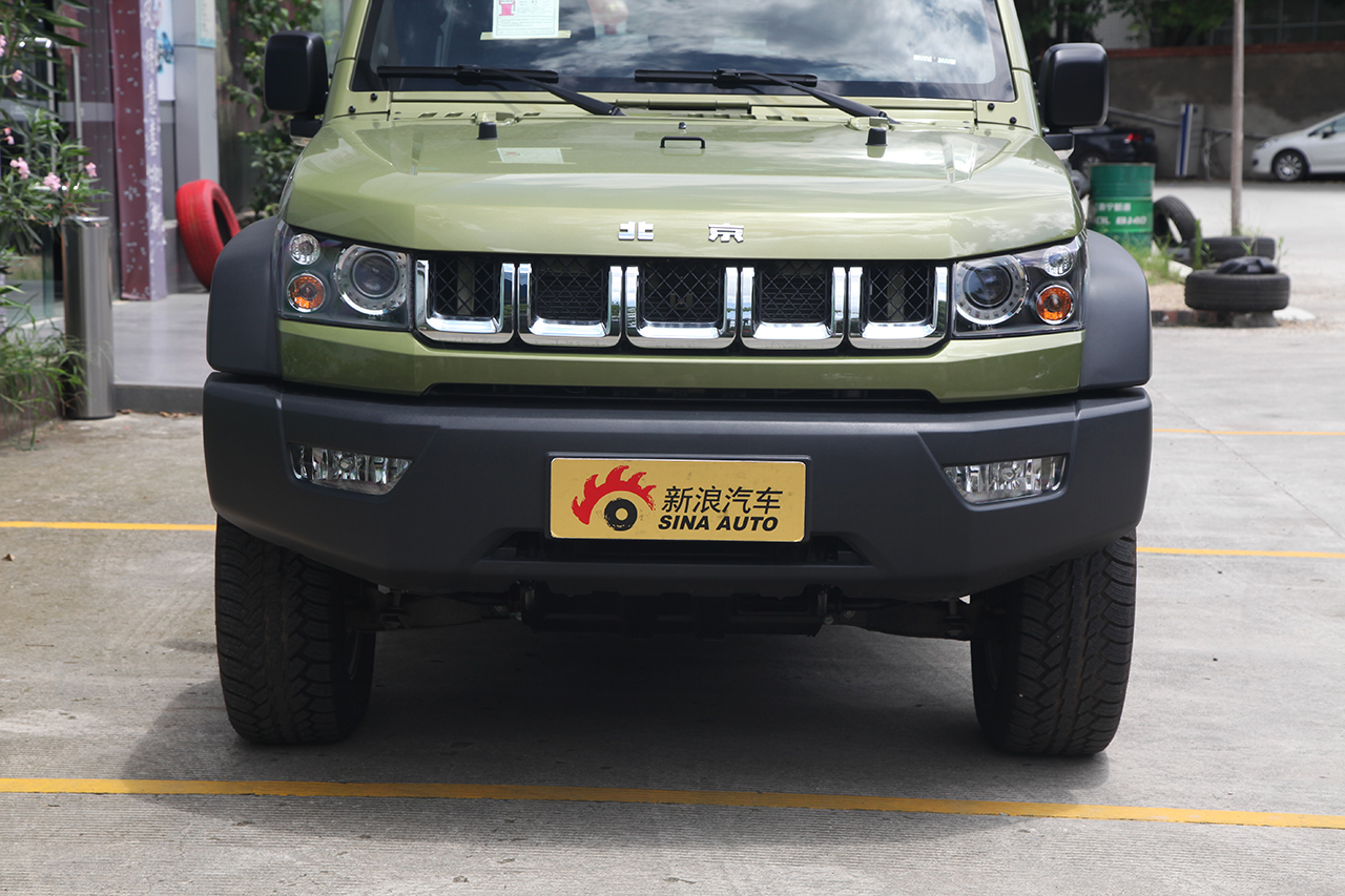 2016款北京BJ40L 2.3T自动两驱尊贵版