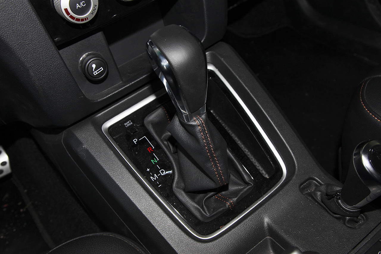 2016款北京BJ40L 2.3T自动四驱尊享版