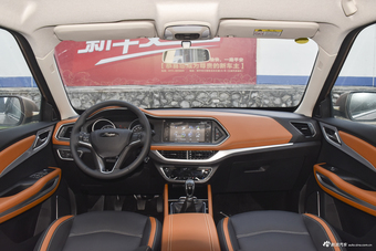 2017款众泰T300 1.5L手动豪华型图片