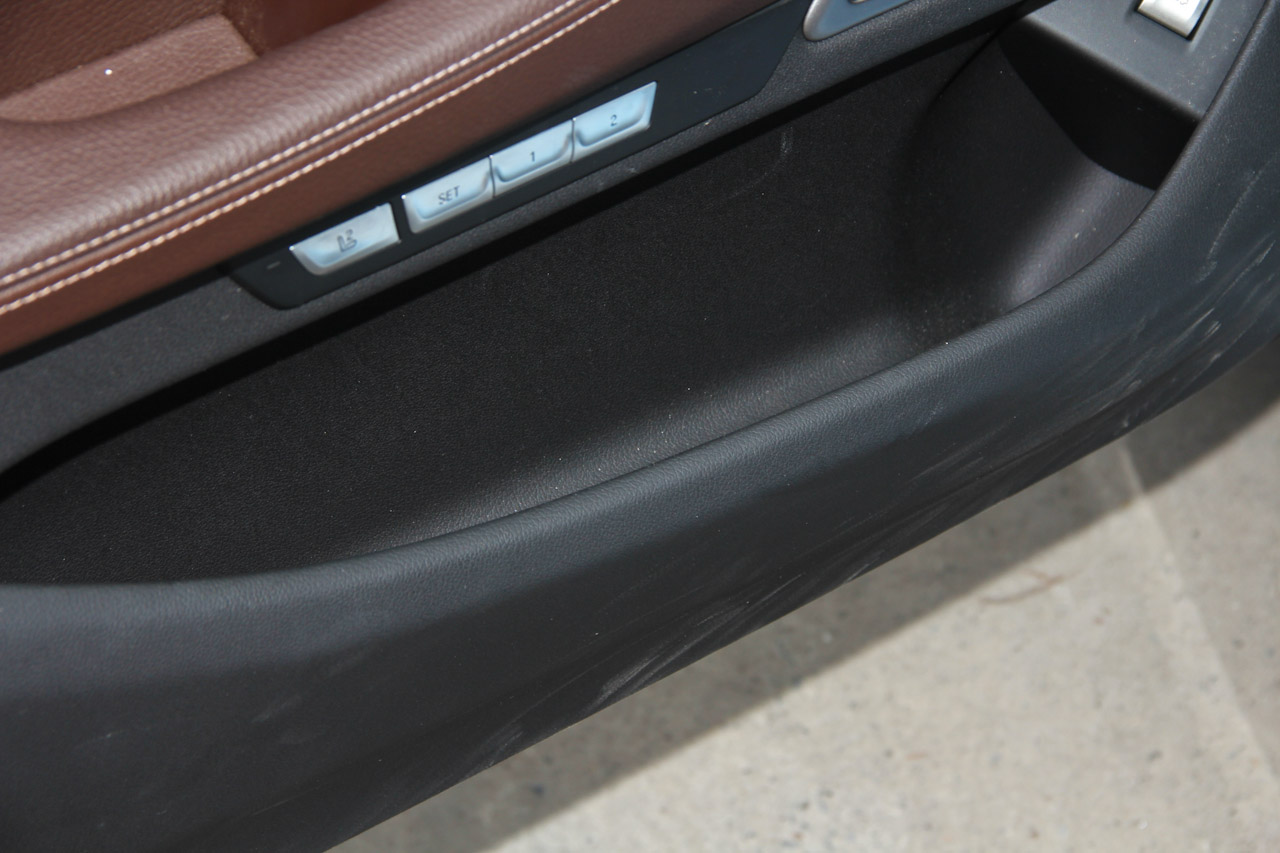 2017款宝马7系730Li 2.0T自动豪华型