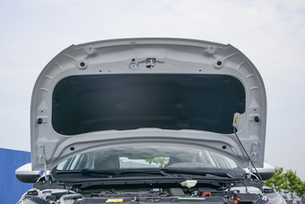 2016款标致308 1.6L自动时尚版