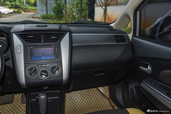 2015款启辰R50X 1.6L自动豪华版