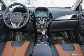 2016款比亚迪秦EV300尊荣型