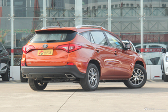 2018款比亚迪宋1.5TI手动智联进享型