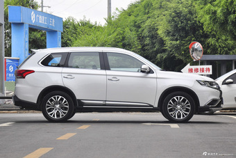 2016款欧蓝德2.4L自动四驱尊贵版7座