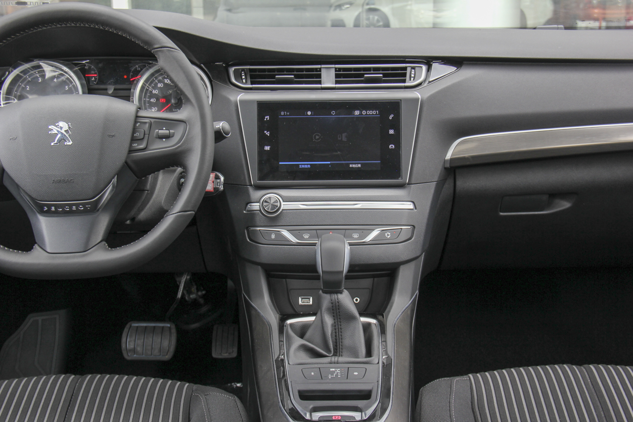 2018款东风标致408改款1.8L自动豪华版
