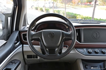 2018款菱智M5 1.6L手动7座舒适型