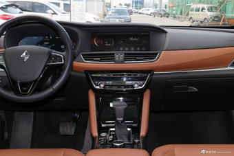 2018款宝沃BX7 2.0T自动28T四驱旗舰型5座