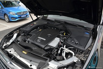 2016款奔驰E级2.0T自动E200L