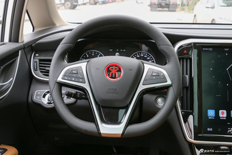 2018款比亚迪宋MAX 1.5T自动智联尊享型6座