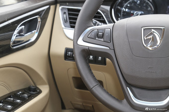 2016款宝骏730 1.5T手动豪华版 7座