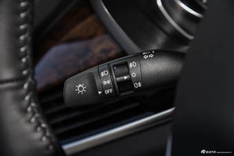 2016款汉腾X7 2.0T自动豪华型