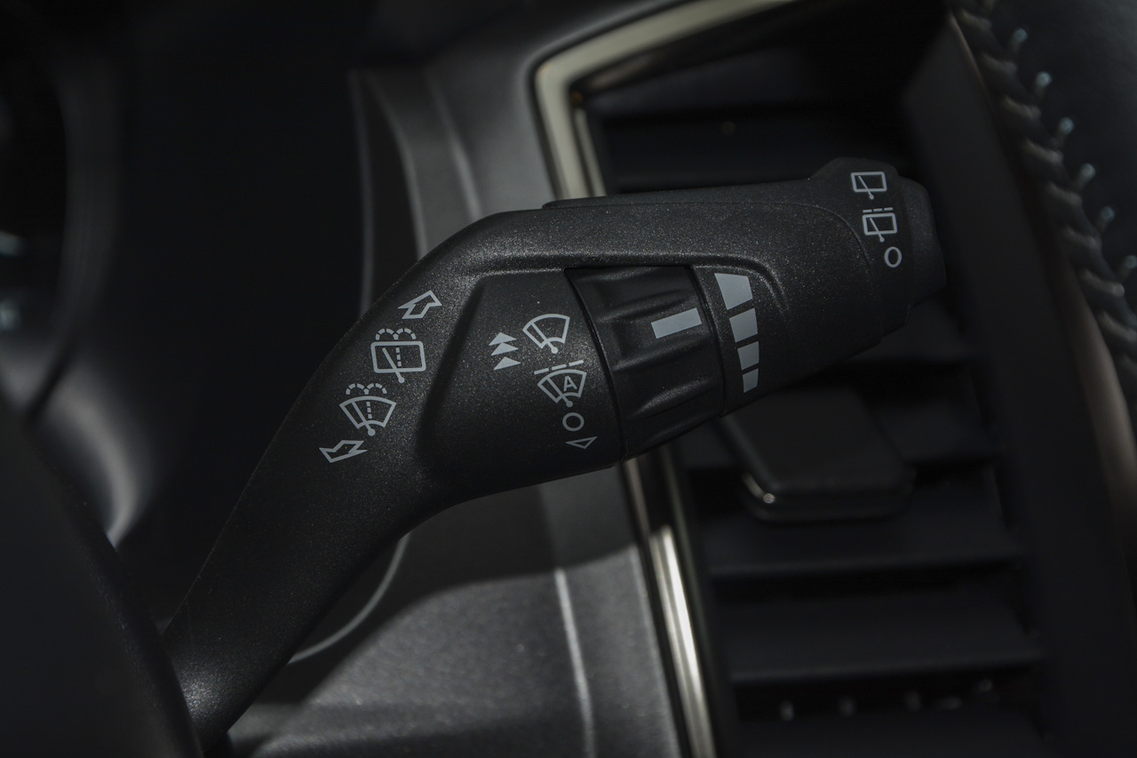 2017款撼路者2.0T自动四驱豪华版汽油5座