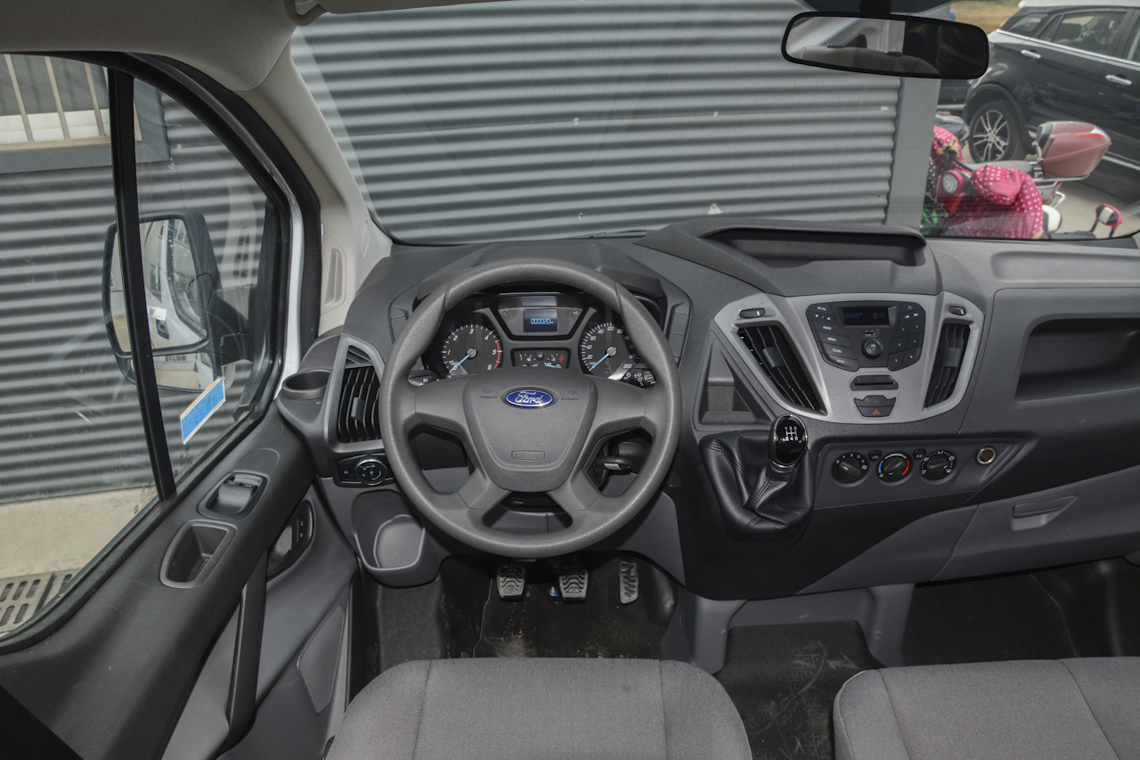 2017款新全顺2.0T中轴中顶柴油Diesel 5/6座Kombi国5