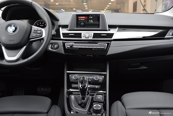 2018款宝马2系225i 2.0T自动尊享型M运动套装