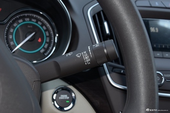 2015款君威 2.0L 精英时尚型 